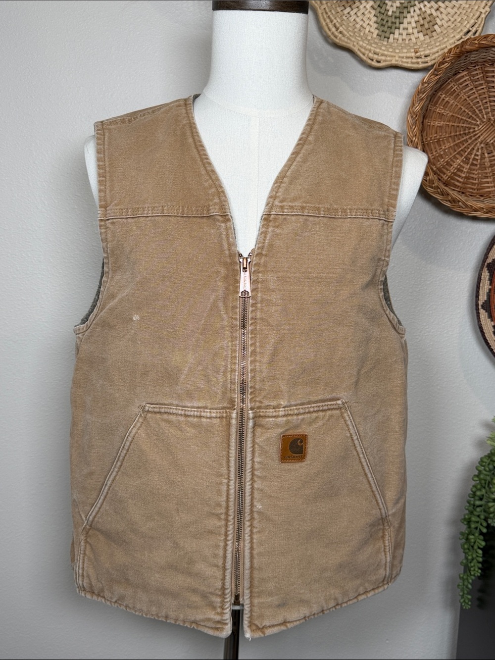 Carhartt V26 Sherpa-Lined Duck Vest Lined Vest Tan Size Medium
